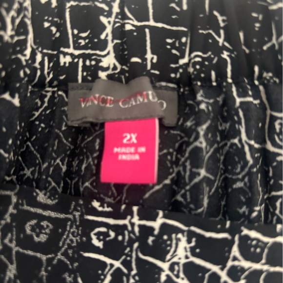 Vince Camuto  black and white pleated midi skirt - Picture 2 of 3